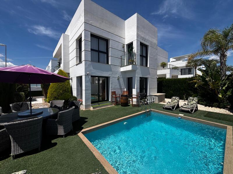 вилла продается в Ciudad Quesada, Alicante