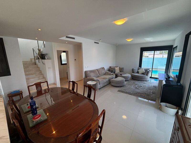 4 Cuarto Villa en venta 4 Cuarto Villa en venta