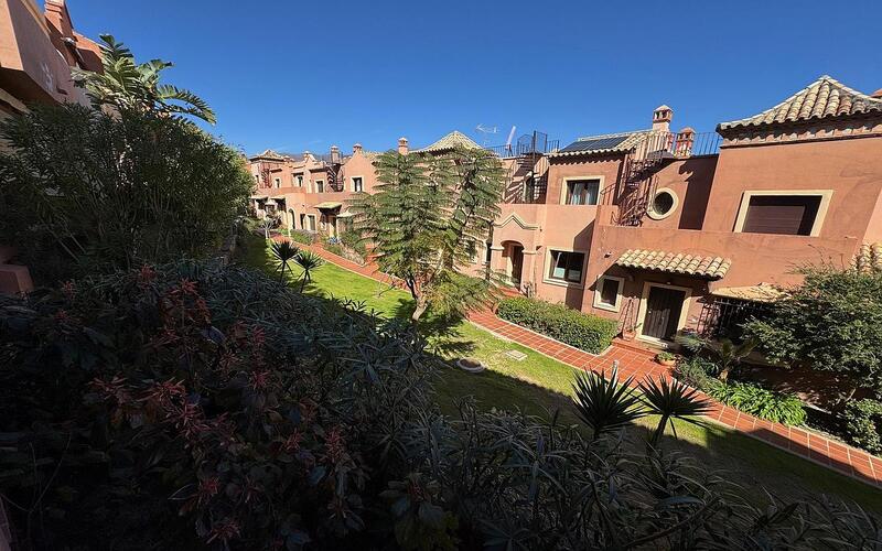 4 bedroom Townhouse for sale 4 bedroom Townhouse for sale