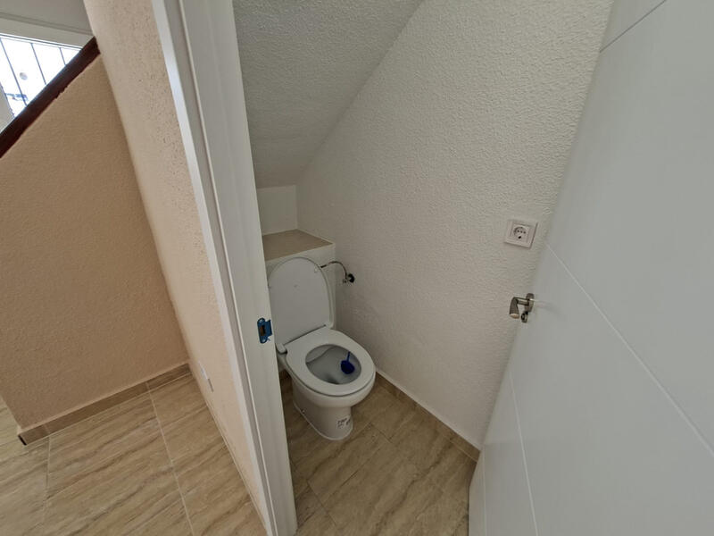 1 slaapkamer Gezinswoning Te koop 1 slaapkamer Gezinswoning Te koop