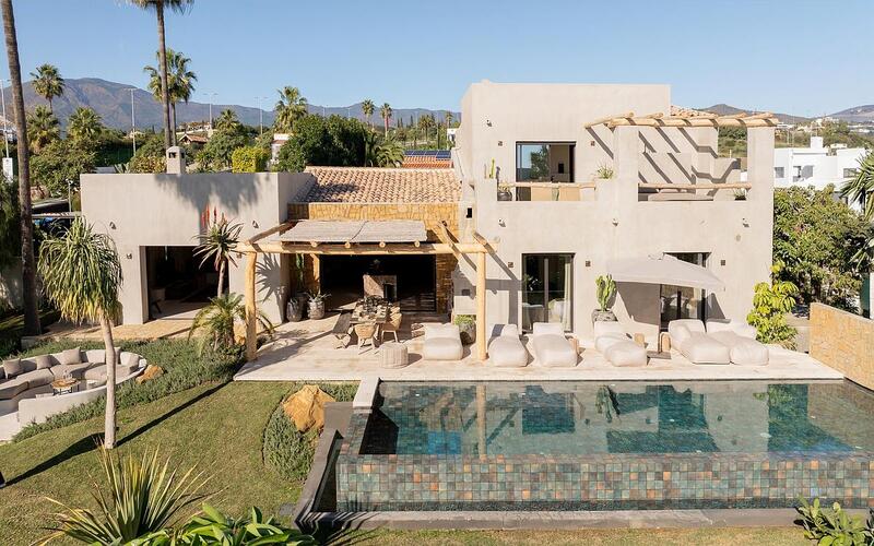 Villa for sale in Estepona, Málaga