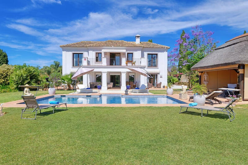 Villa for sale in Mijas Golf, Málaga