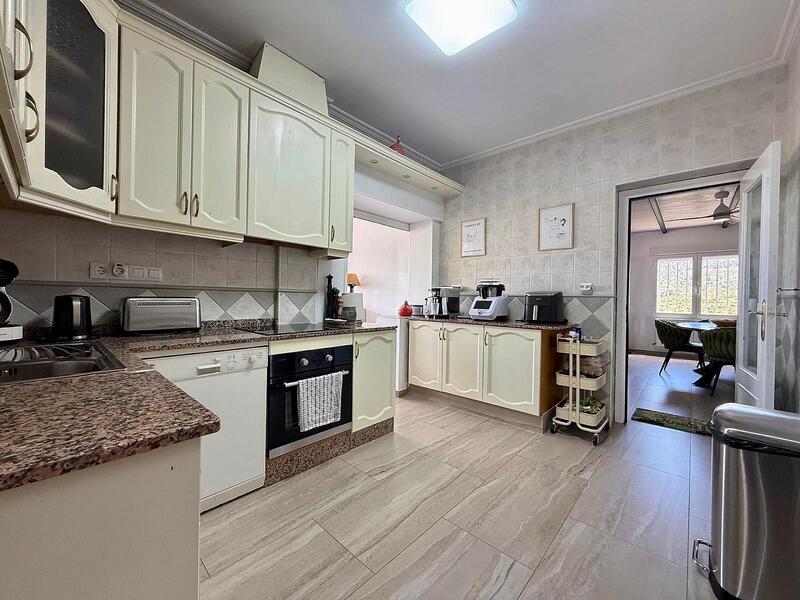 4 Cuarto Villa en venta
