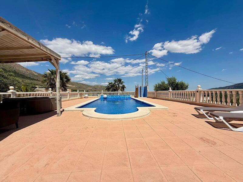 4 Cuarto Villa en venta