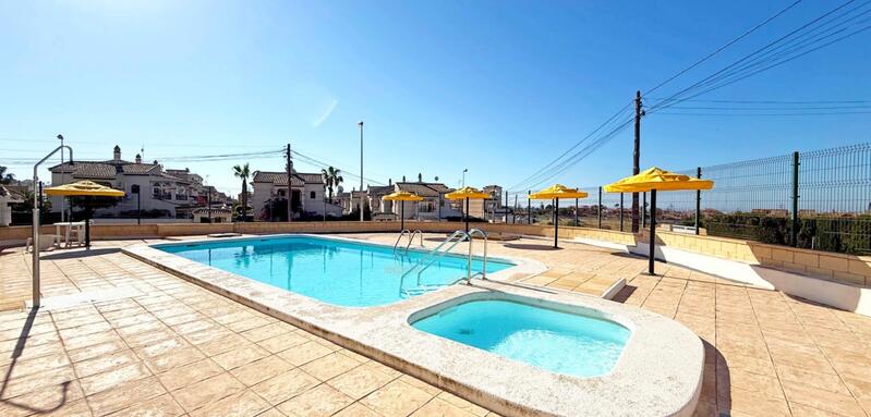 2 slaapkamer Villa Te koop 2 slaapkamer Villa Te koop