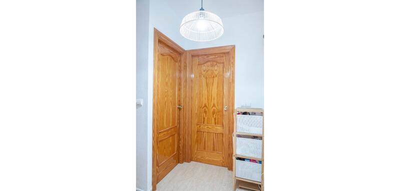 4 slaapkamer Gezinswoning Te koop 4 slaapkamer Gezinswoning Te koop