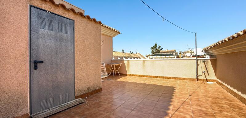 2 bedroom Townhouse for sale
