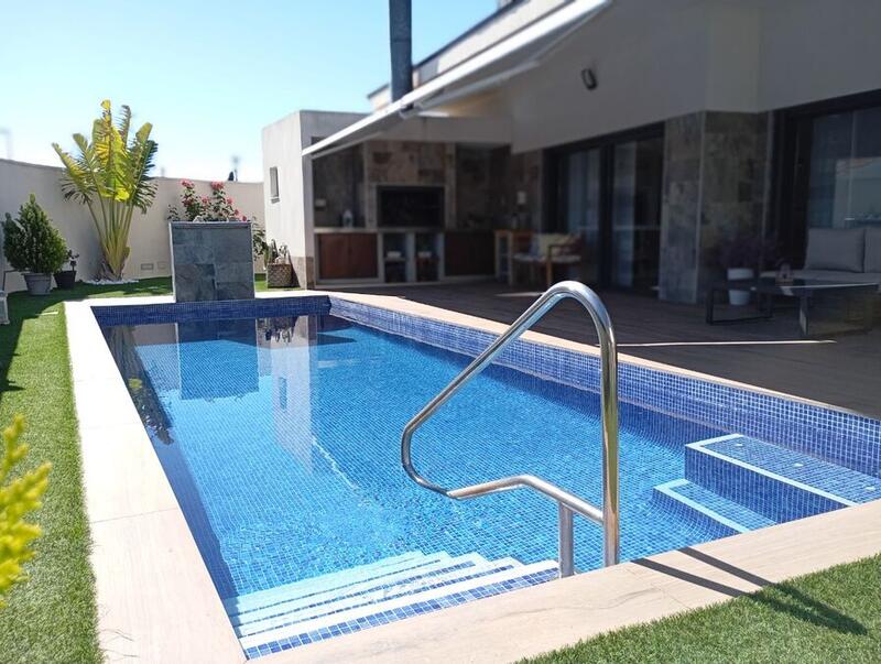 Villa en venta en Daya Nueva, Alicante