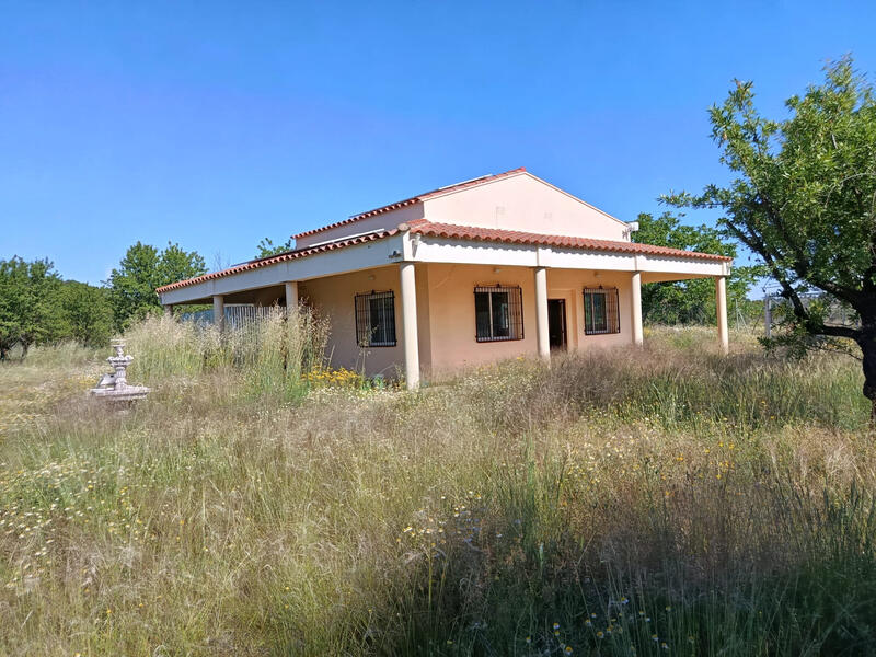 Country House for sale in Teresa de Cofrentes, Valencia Country House for sale in Teresa de Cofrentes, Valencia