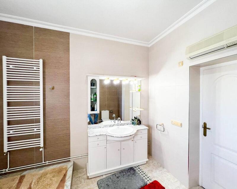 4 Schlafzimmer Villa zu verkaufen 4 Schlafzimmer Villa zu verkaufen