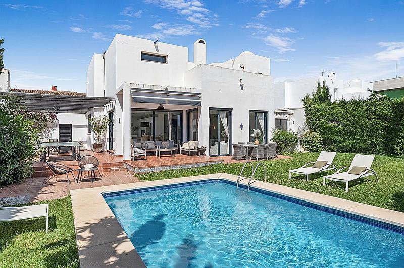 Villa à vendre dans Nueva Andalucia, Málaga Villa à vendre dans Nueva Andalucia, Málaga