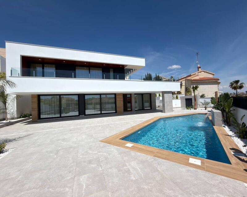 Villa for sale in Ciudad Quesada, Alicante
