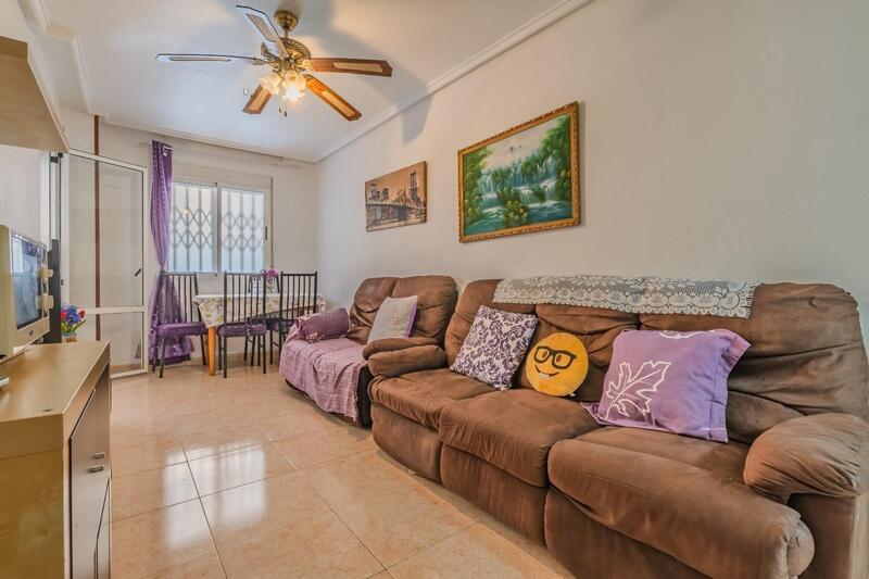 квартира продается в Torrevieja, Alicante