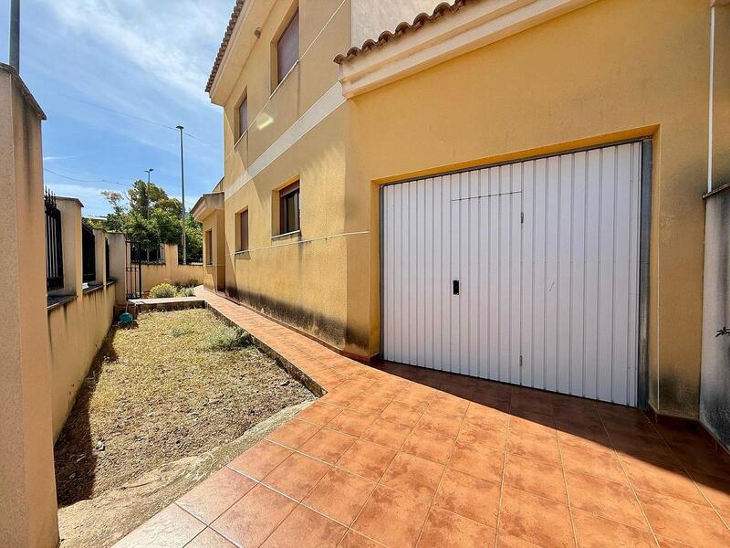 4 bedroom Townhouse for sale 4 bedroom Townhouse for sale