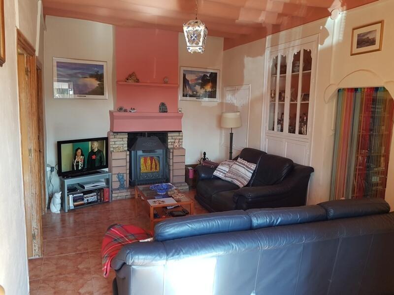 3 bedroom Country House for sale 3 bedroom Country House for sale