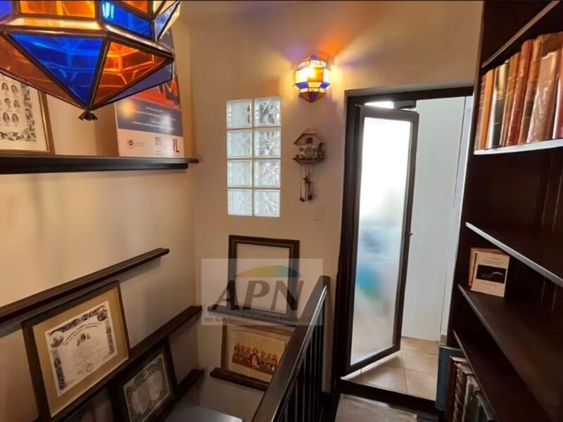5 bedroom Townhouse for sale