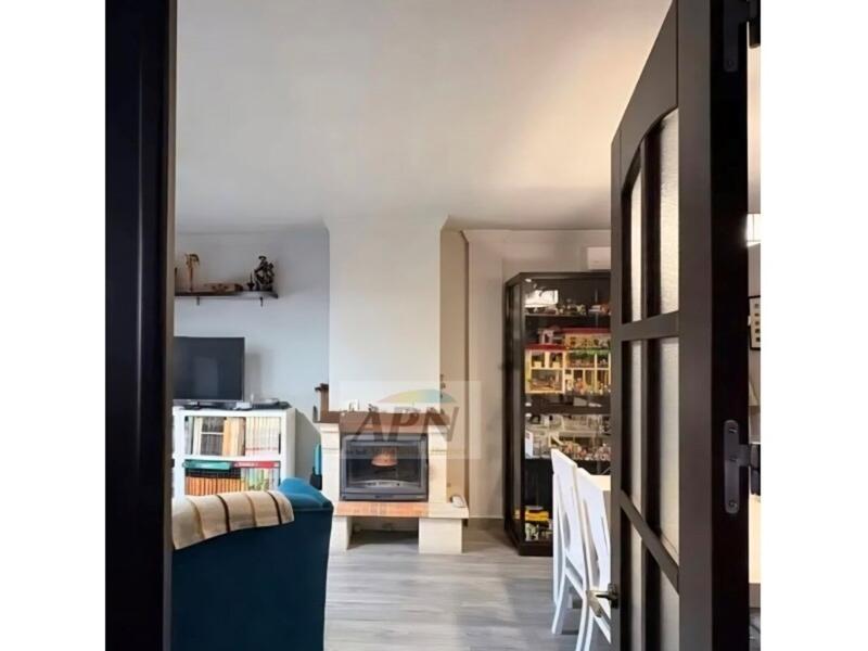 5 bedroom Townhouse for sale