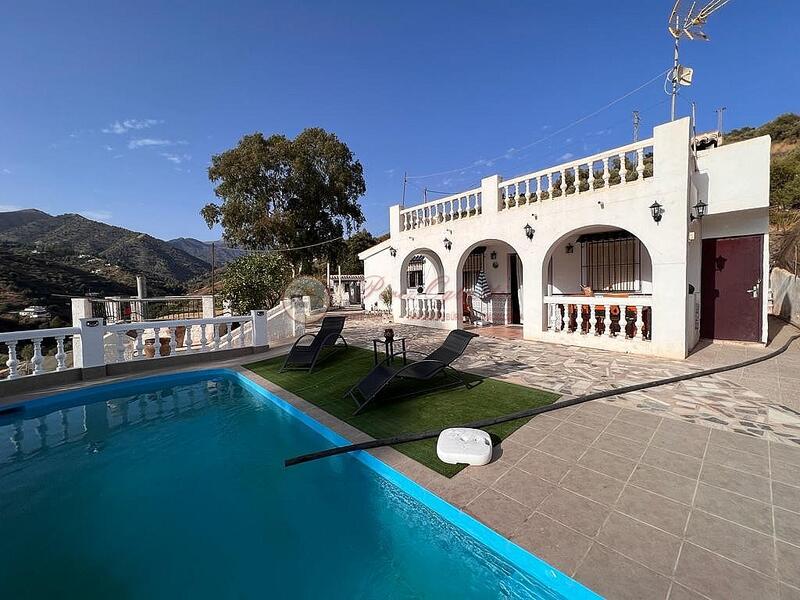 Villa Te koop in Torrox, Málaga