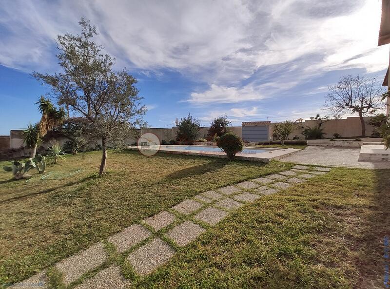 6 Cuarto Adosado en venta
