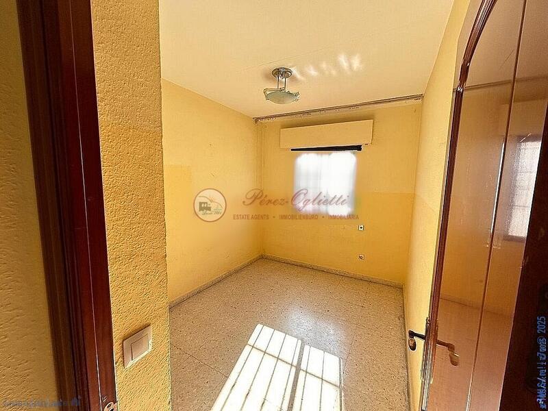 5 bedroom Townhouse for sale