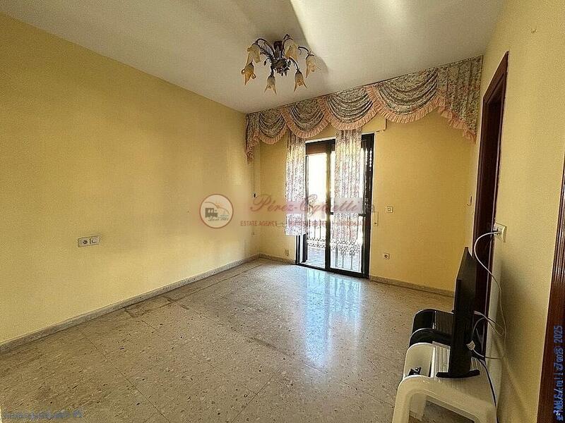 5 bedroom Townhouse for sale