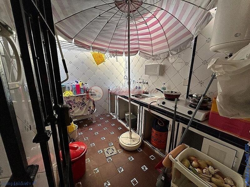 5 bedroom Townhouse for sale
