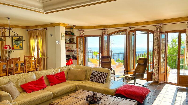 6 bedroom Villa for sale