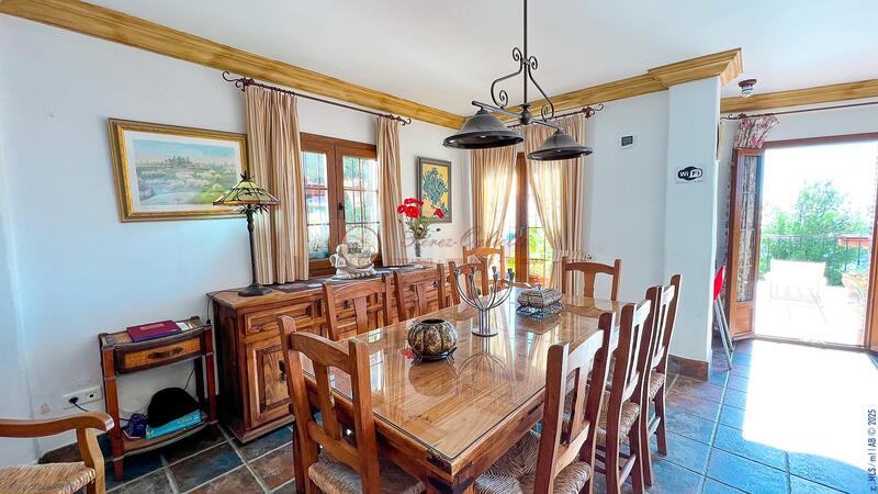 6 bedroom Villa for sale