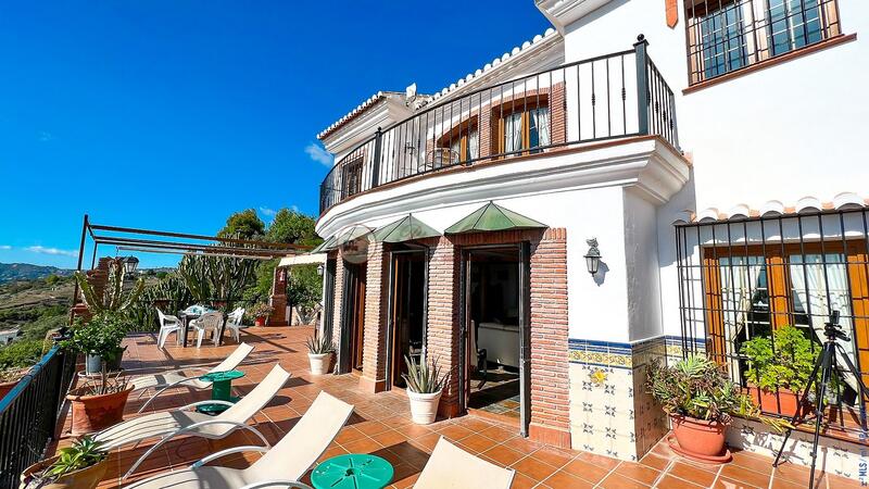 6 bedroom Villa for sale