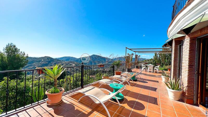 6 bedroom Villa for sale