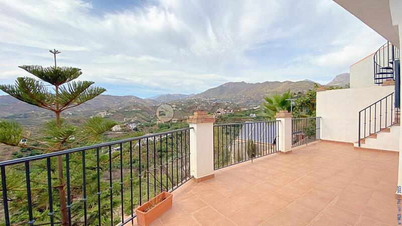 Villa for sale in Frigiliana, Málaga