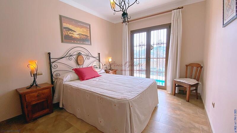 5 bedroom Villa for sale