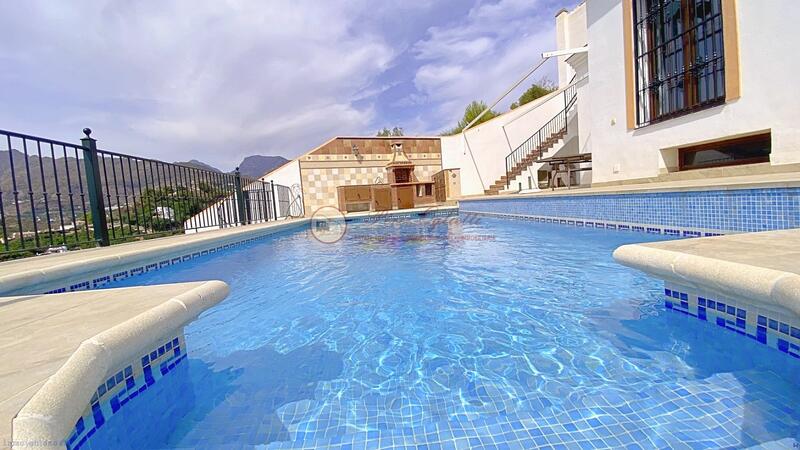 5 bedroom Villa for sale