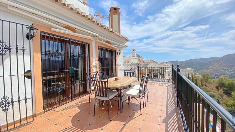 5 bedroom Villa for sale
