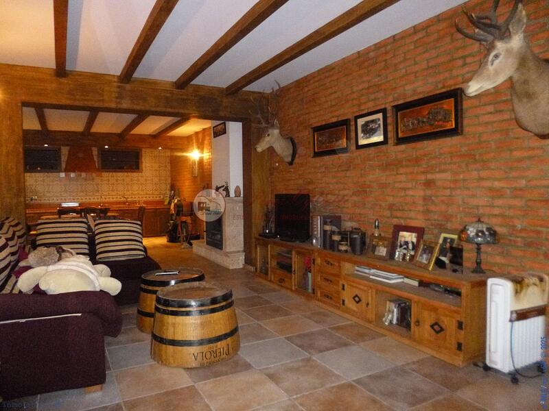 3 slaapkamer Gezinswoning Te koop