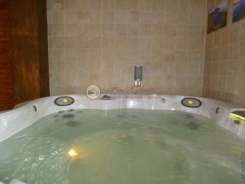 3 slaapkamer Gezinswoning Te koop