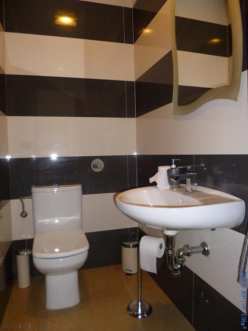 3 slaapkamer Gezinswoning Te koop
