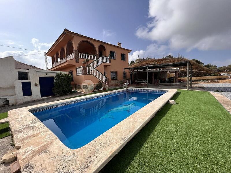 Auberge à louer à long terme dans Torrox, Málaga