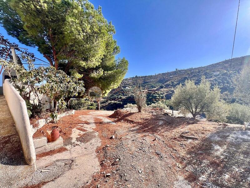 6 bedroom Country House for sale