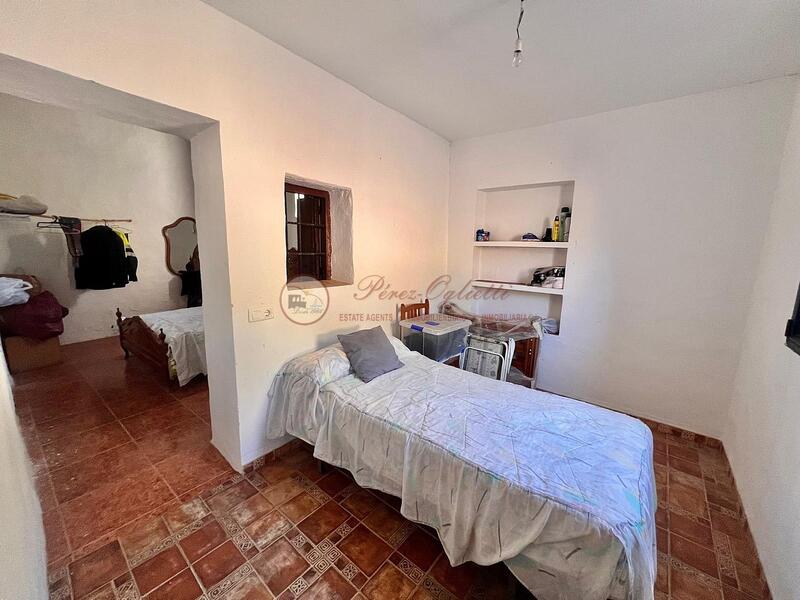 6 bedroom Country House for sale