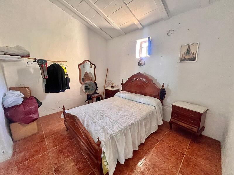 6 bedroom Country House for sale