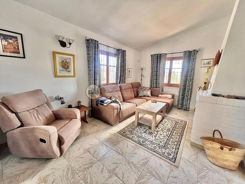 3 bedroom Country House for sale 3 bedroom Country House for sale