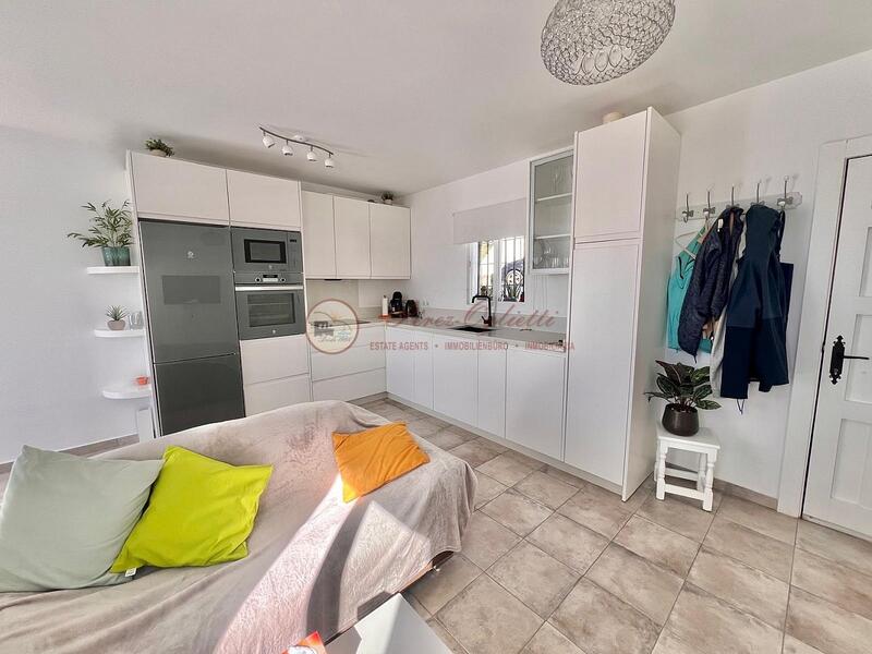 2 bedroom Townhouse for Long Term Rent