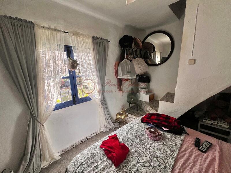 2 bedroom Townhouse for Long Term Rent