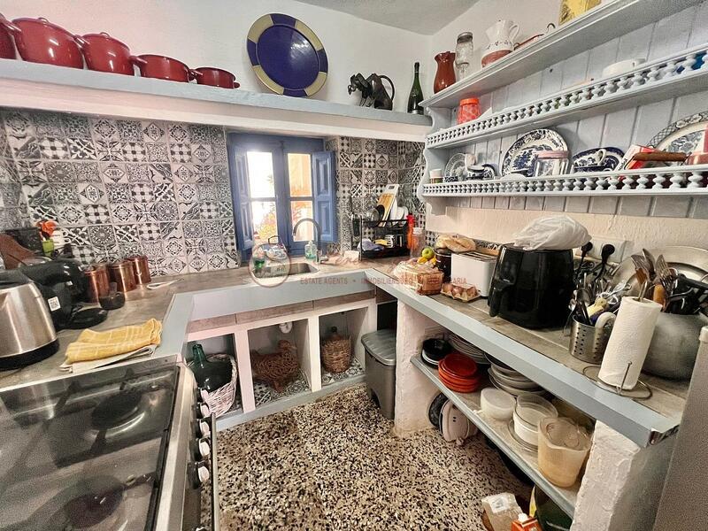 2 bedroom Townhouse for Long Term Rent