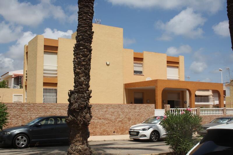 Villa zu verkaufen in Islas Menores, Murcia