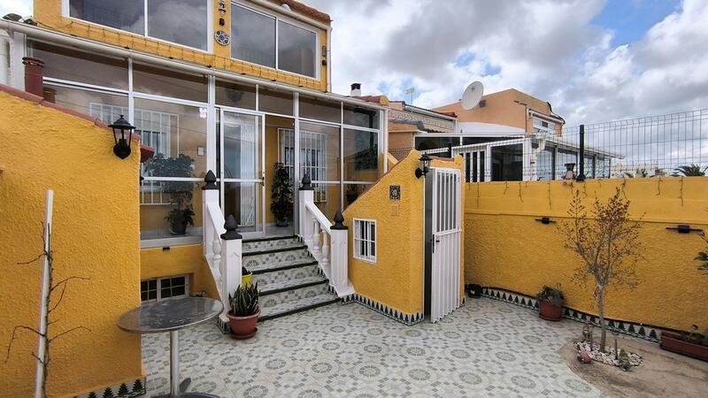 3 slaapkamer Gezinswoning Te koop