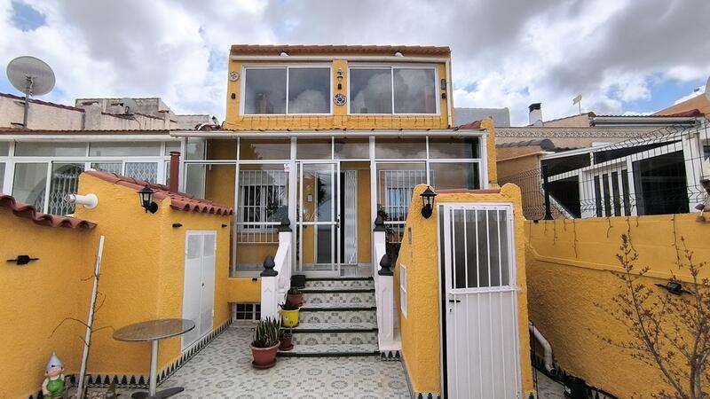 3 slaapkamer Gezinswoning Te koop