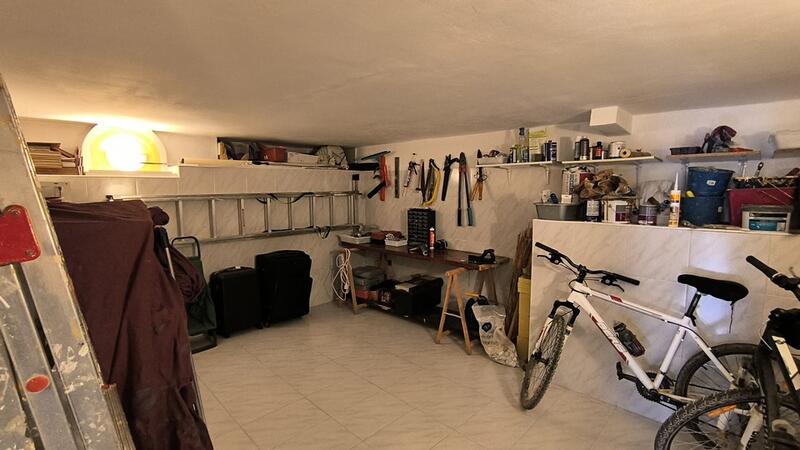 3 slaapkamer Gezinswoning Te koop
