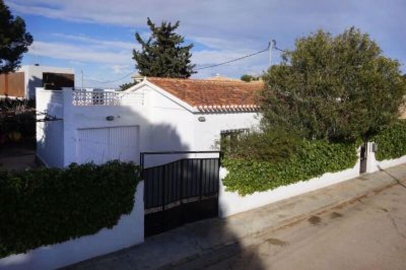вилла продается в El Carmoli, Murcia